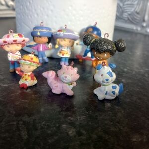VTG Strawberry Shortcake & Friends Figurines TCFC Bandai Wearables Prototype Euc